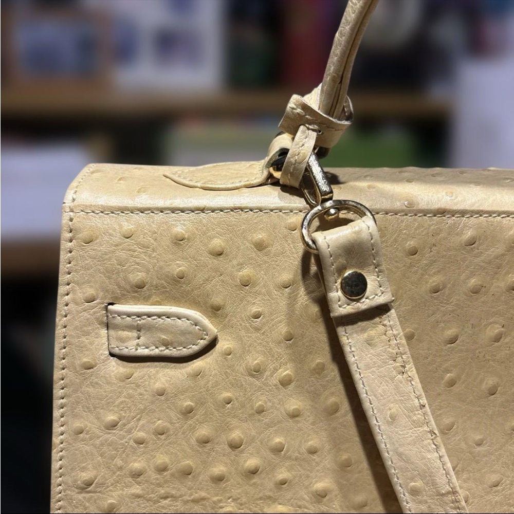 Large Yellow Handbag - Picture 3 of 14